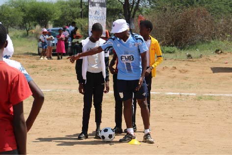 FUB Mmoni Segopolo doing coaching clinics